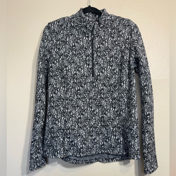 Spyder Black and White Patterned 1/4 zip Pullover Larger - Picture 1 of 4
